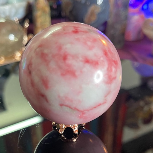Thulite Sphere - Picture 4 of 4